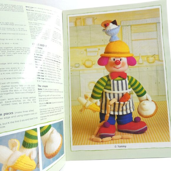 Jean Greenhowe's Knitted Clowns Pattern Booklet Double Knit DIY Vintage 1992 UK - Picture 4 of 7